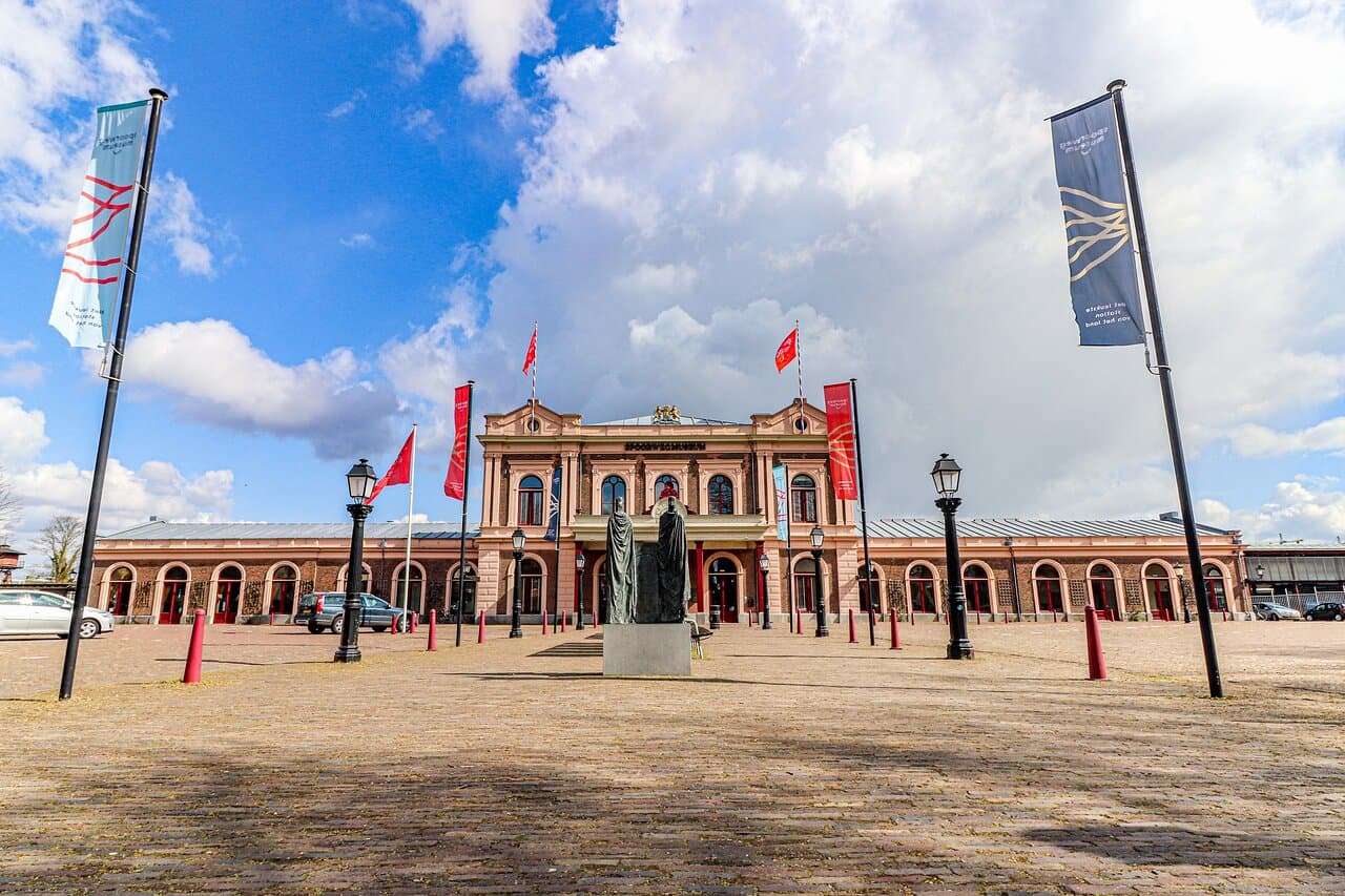 Maliebaanstation, de entree van het Spoorwegmuseum