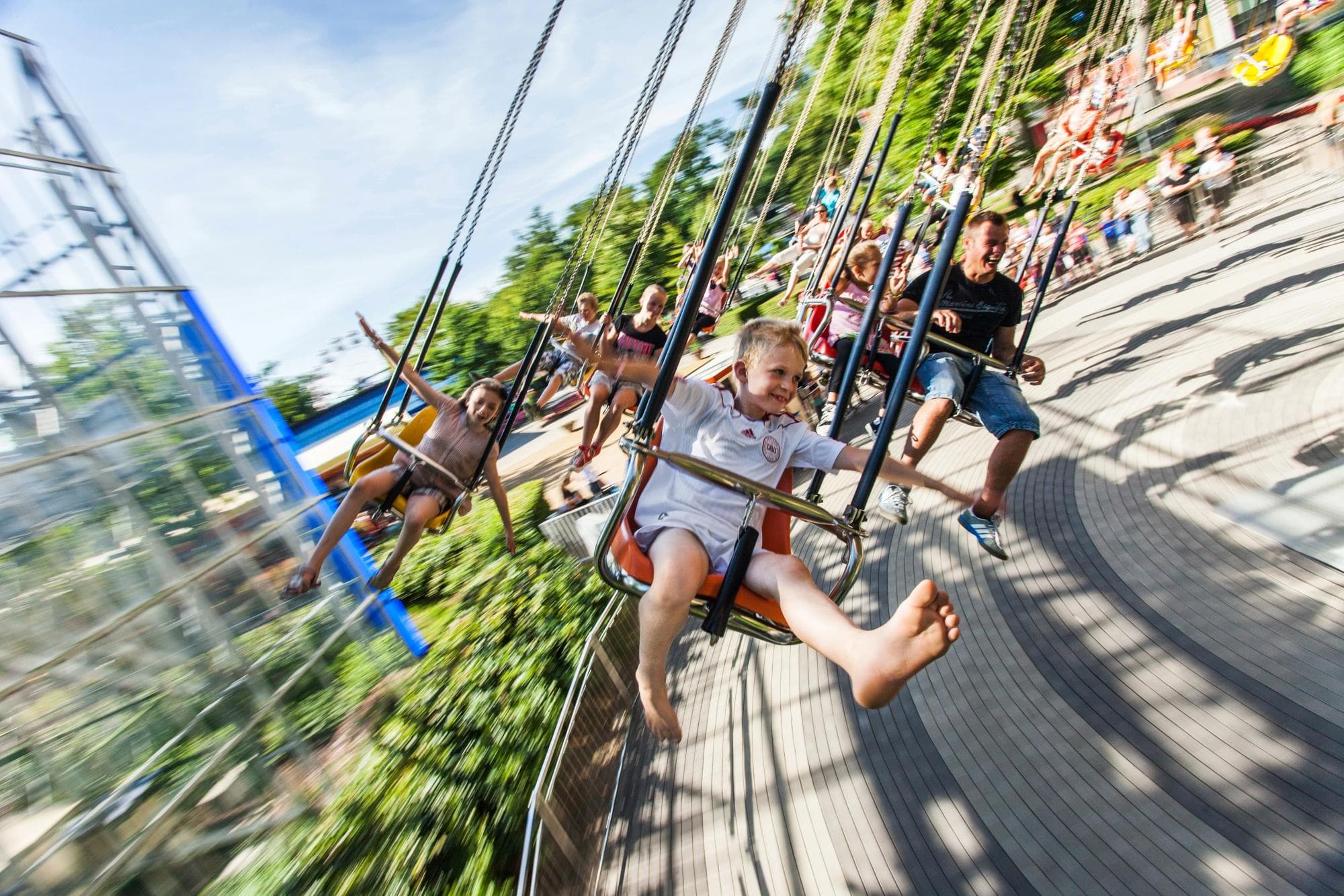 Svinggyngerne i Tivoli Friheden