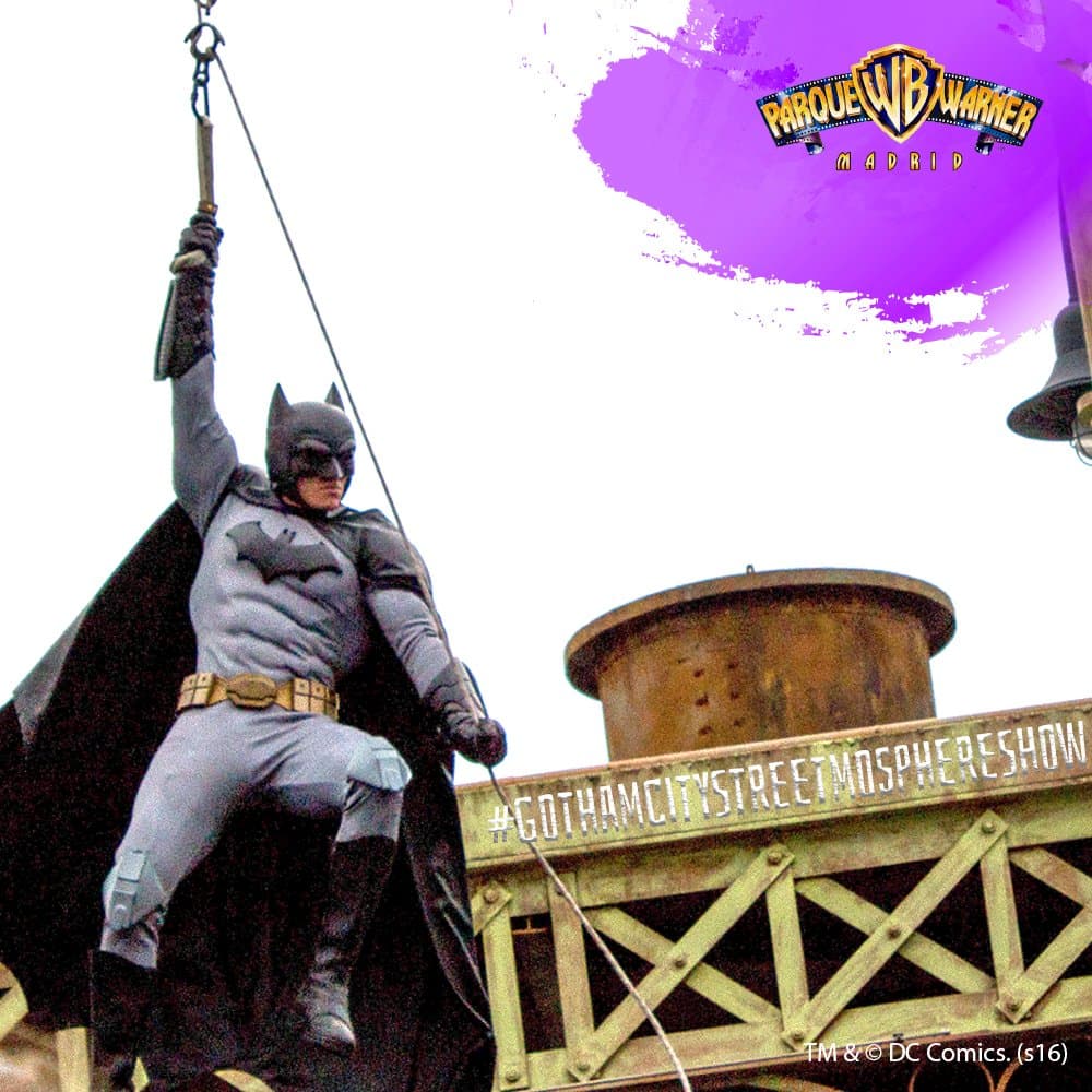 GOTHAM CITY™ STREETMOSPHERE SHOW