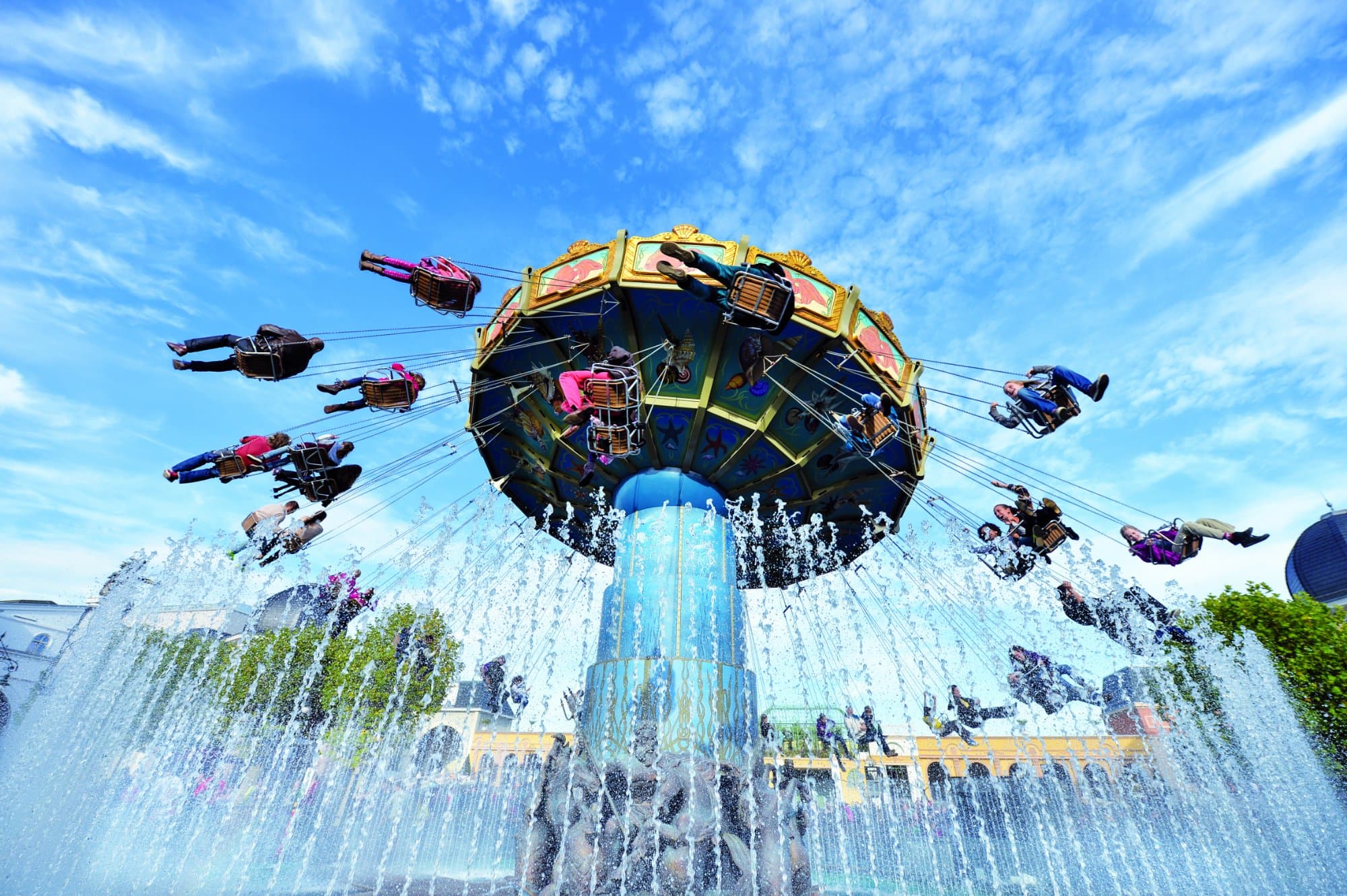 Nehmen Sie den Wellenflug für eine Luftreise durch Berlin.