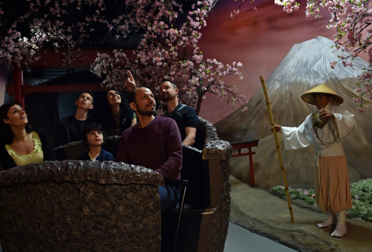 Volcans sacrés. Dans un véhicule emporté par une coulée de lave, partez à la rencontre des légendes qui témoignent de ce lien singulier entre les hommes et les volcans