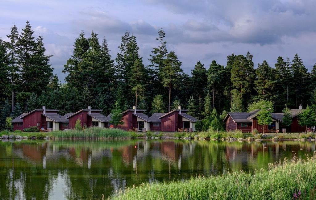 Lakeside Lodges